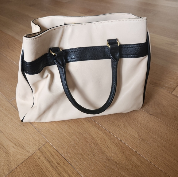 MERONA | Classic black, tan and gold colored handbag - Picture 5 of 6